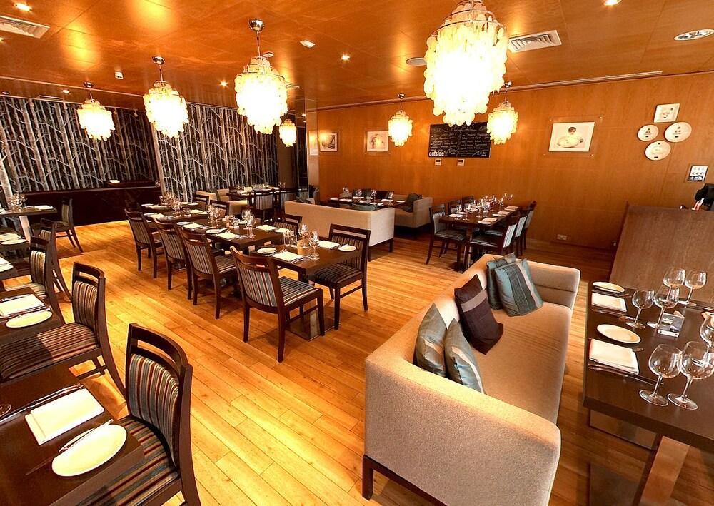 Beales Hotel Hatfield  Bagian luar foto