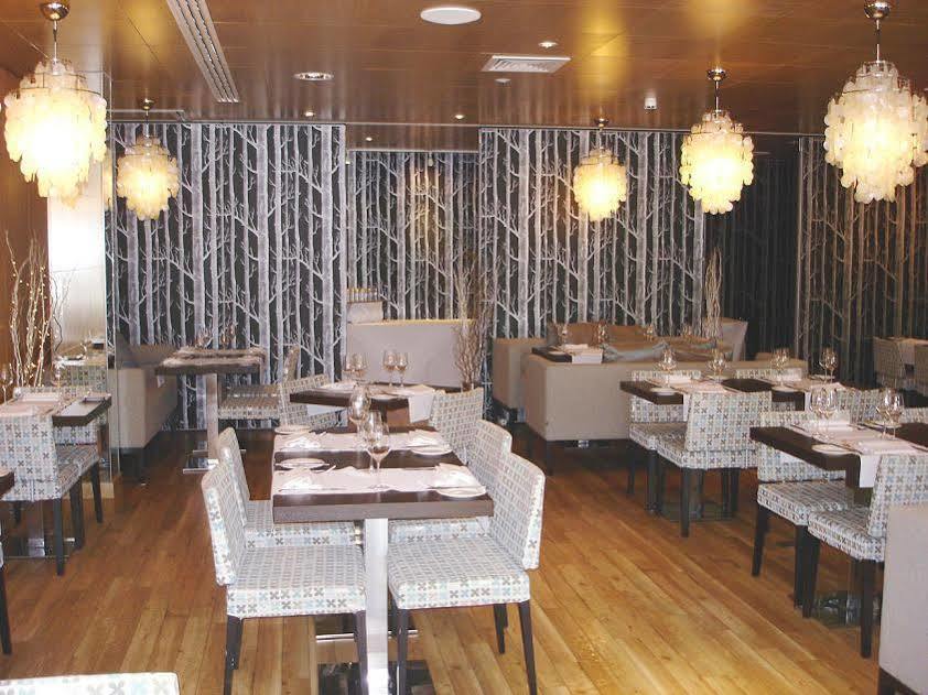 Beales Hotel Hatfield  Restoran foto